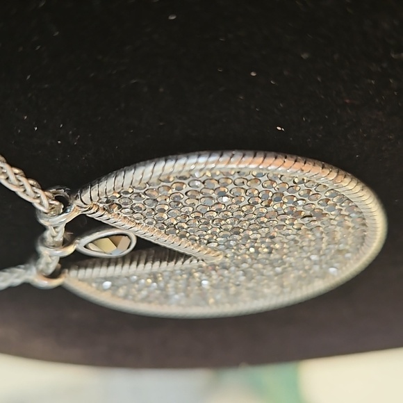 LUCKY BRAND AB & Silvertone Rhinestones on 20" long Charmed Necklace - Picture 4 of 8